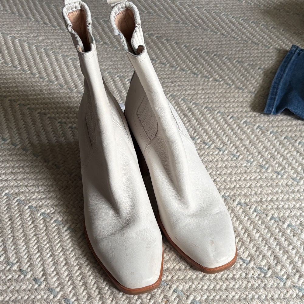 Women's White Leather Square-Toe Pull-On Ankle Booties